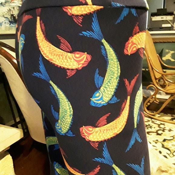 Lularoe Unicorn Rare Koi Fish leggings - Picture 4 of 5