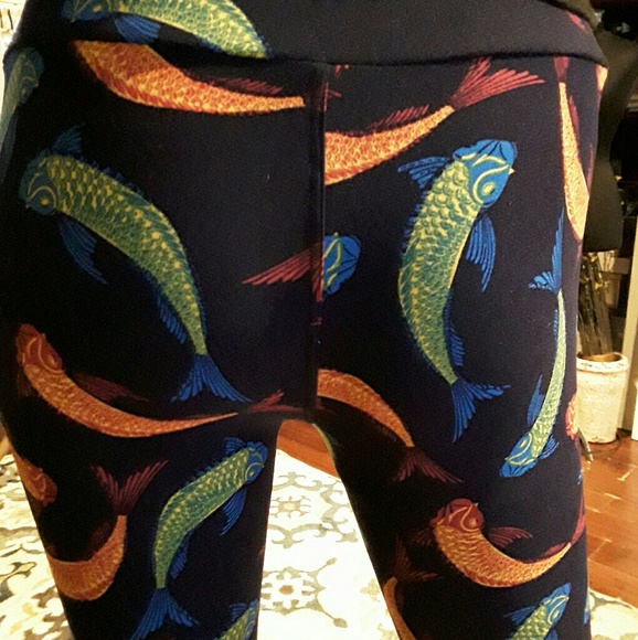 Lularoe Unicorn Rare Koi Fish leggings - Picture 5 of 5