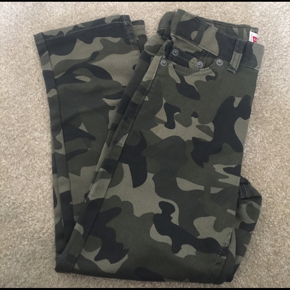 NWOT Levi's Camo pants boys 6