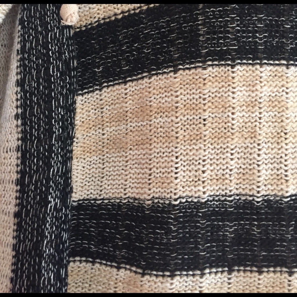 Poncho - Picture 3 of 7