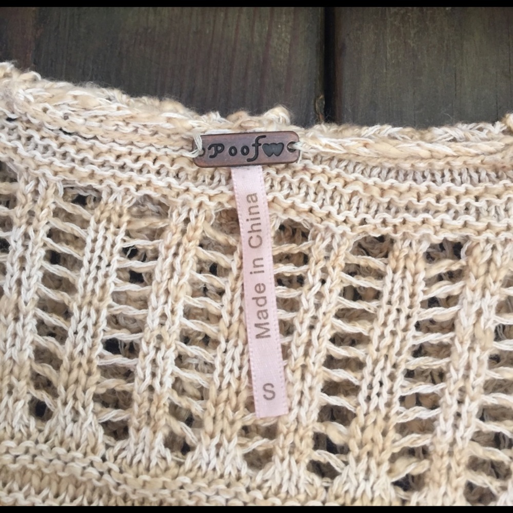 Poncho - Picture 4 of 7