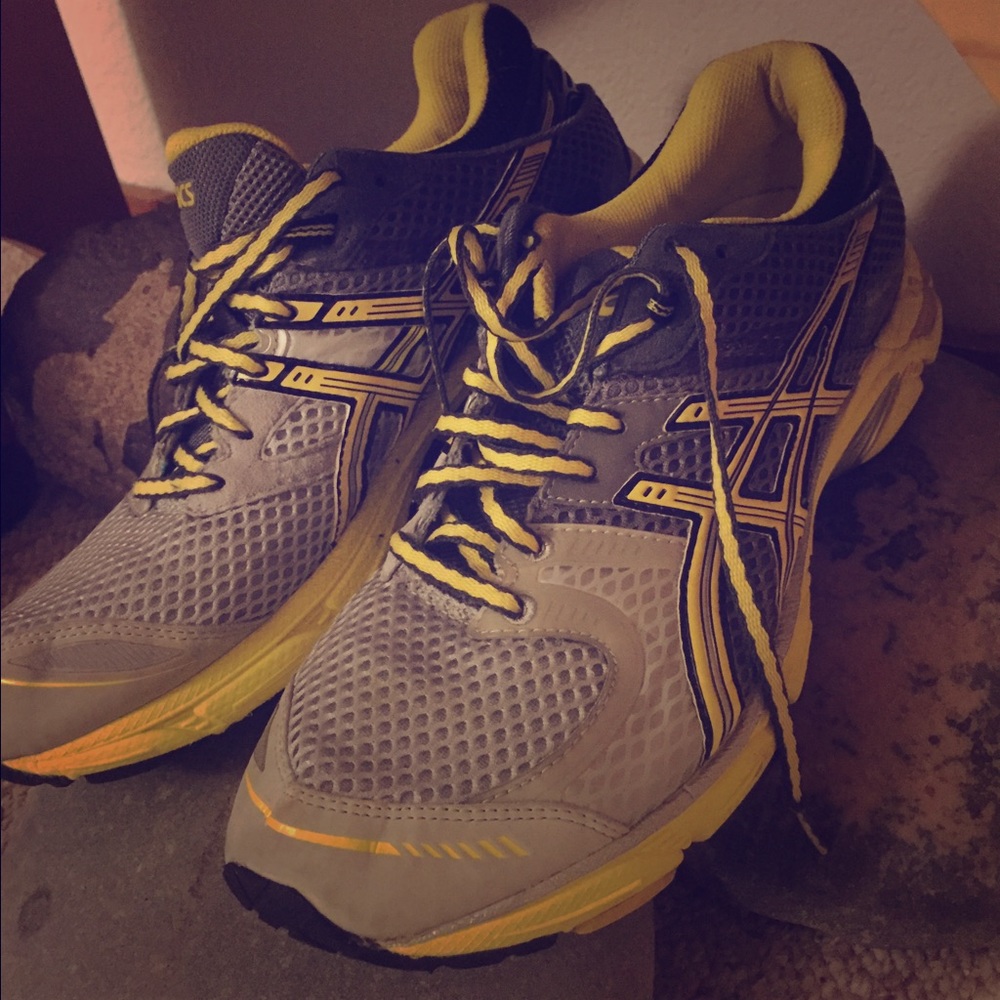 Asics 10.5 N running shoes
