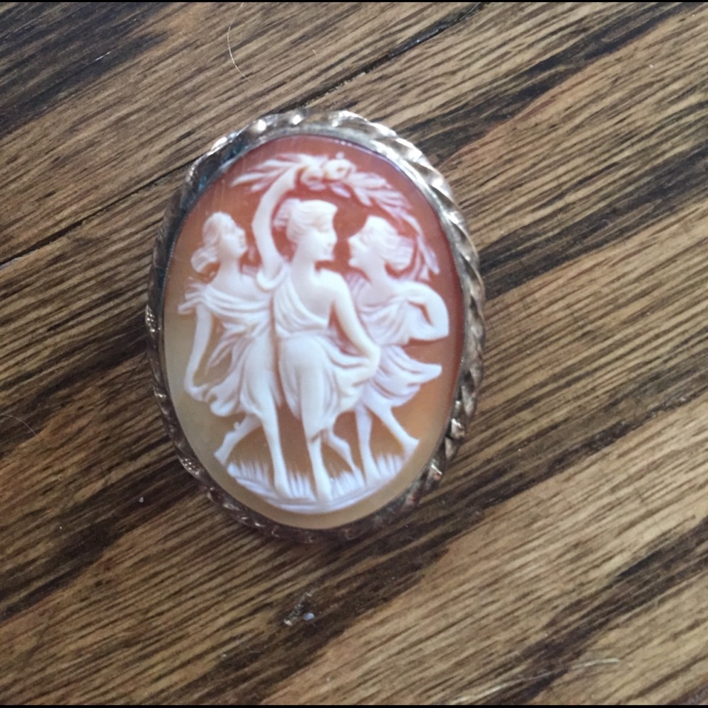 Vintage cameo, 3 graces
