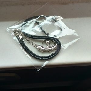 BRAND NEW alien necklace. 'i want to believe'