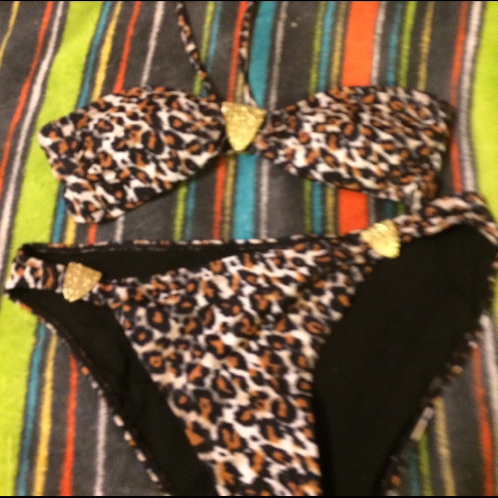 Leopard bikini