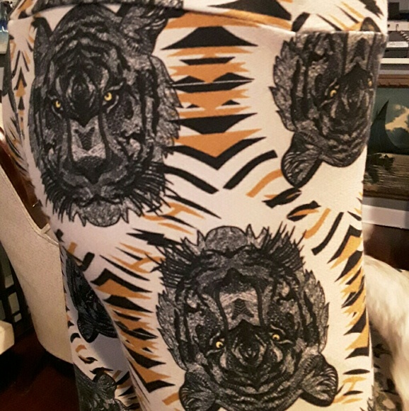 Lularoe Unicorn Rare Tiger leggings - Picture 4 of 5
