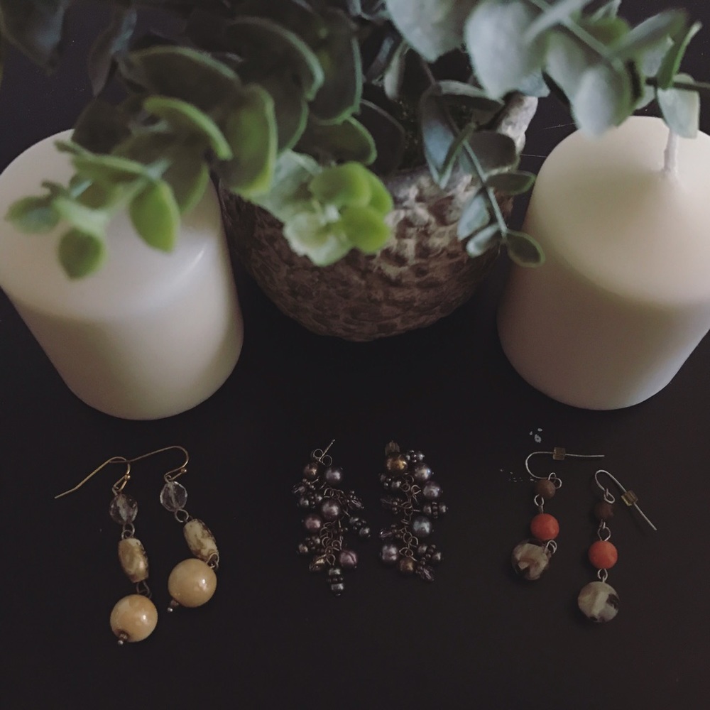 bundle of vintage dangle earrings
