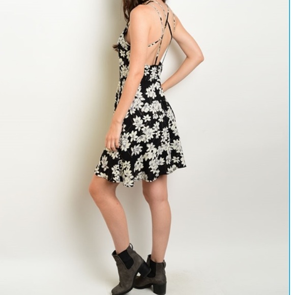 Final❗️One Left❗️Black Cream Floral Dress - Picture 2 of 8