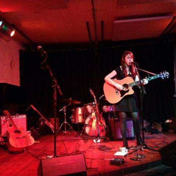 Meet your Posher, Elaine - Picture 3 of 3