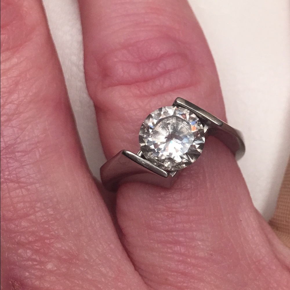 💐2.0 CT CZ GORGEOUS STAINLESS RING - Picture 3 of 5