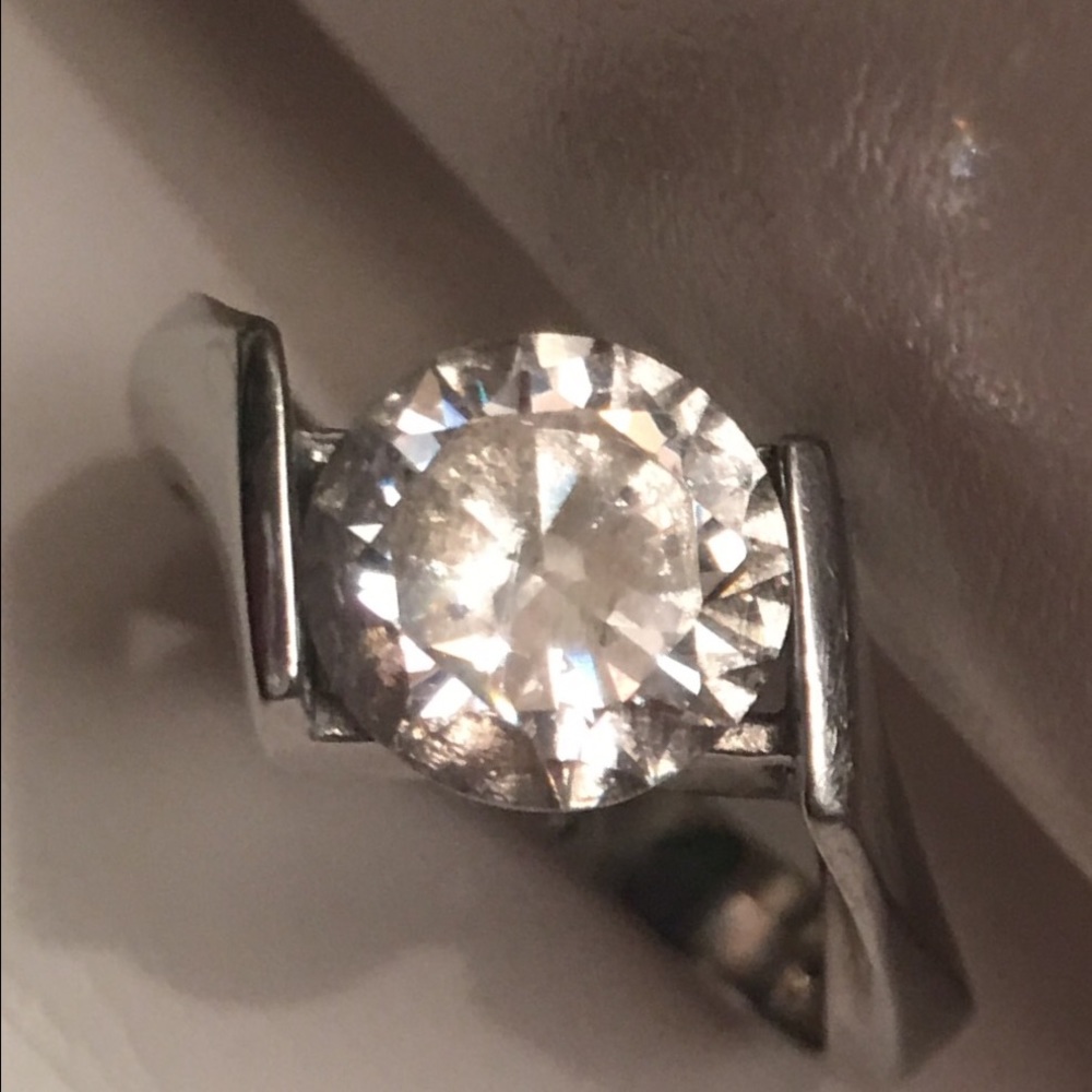 💐2.0 CT CZ GORGEOUS STAINLESS RING - Picture 4 of 5