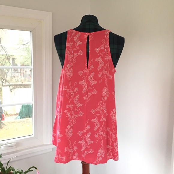 Old Navy Floral Tank Top - Picture 3 of 5