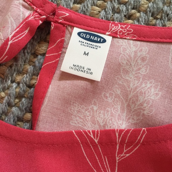 Old Navy Floral Tank Top - Picture 4 of 5