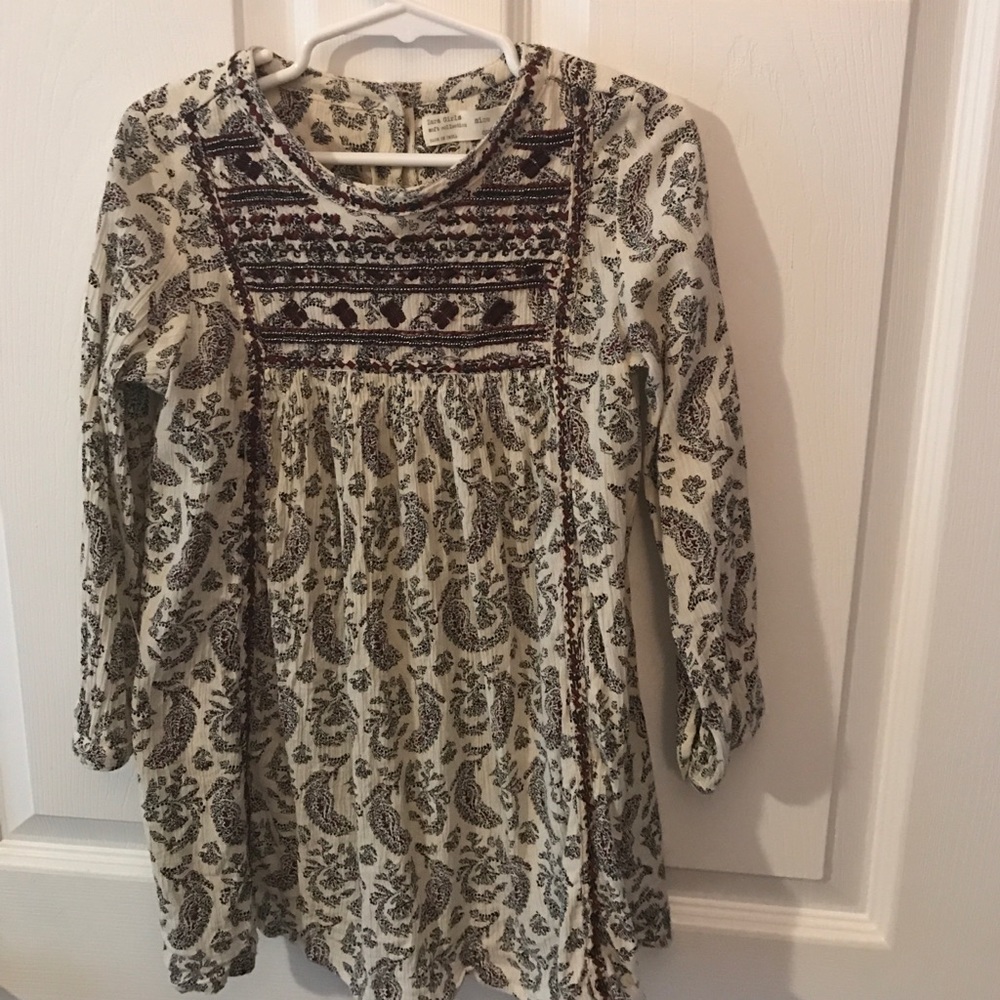 Girls size 6 paisley Zara dress.