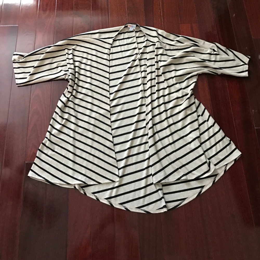 Lindsey kimono. Black and Tan. Size medium