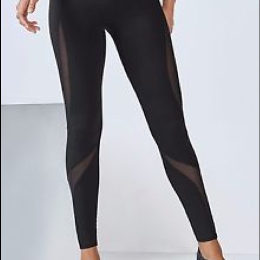 Fabletics Black Kelly Legging Size M