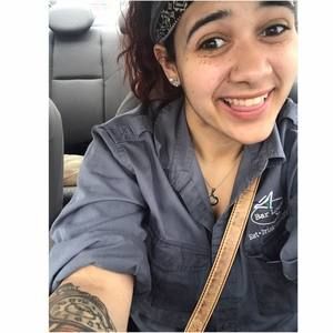 Meet your Posher, Tia