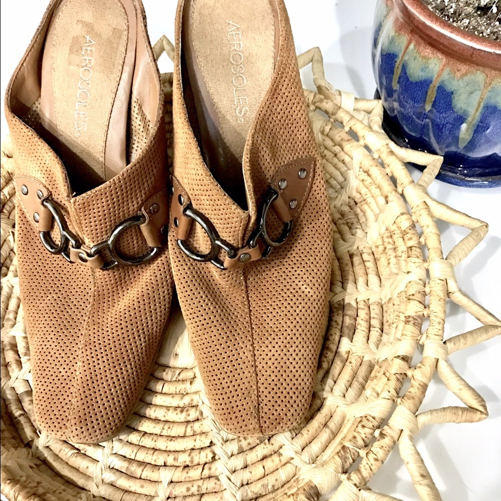 AEROSOLES Suede heeled mules size 8