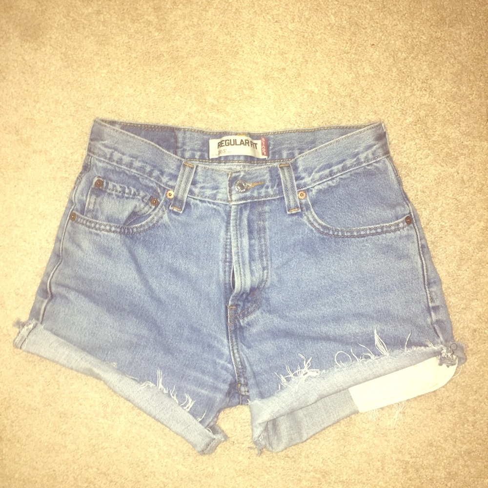 Vintage Levi's high-waist, cut-off shorts