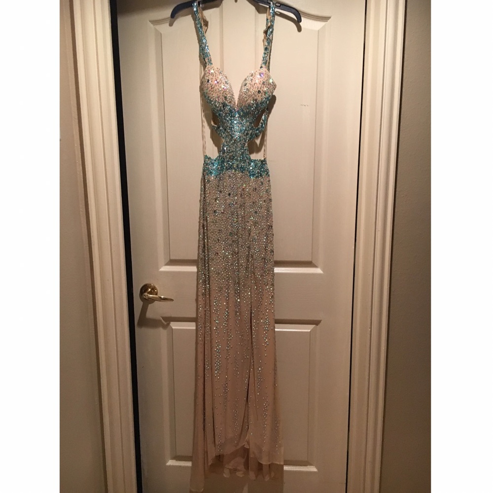 Prom dress by Jasz