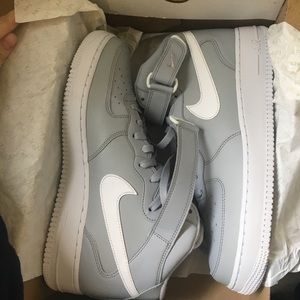 Air Force 1 Mid Grey