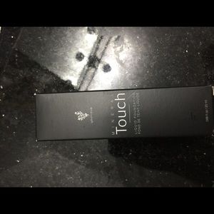 Younique liquid foundation! Color velour!