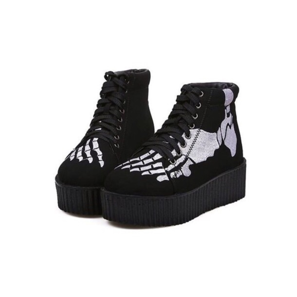 THINKING OF SELLING - Jeffrey Campbell Platforms
