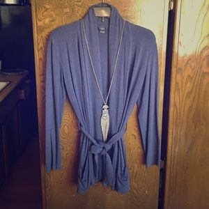 Beautiful stretchy tie sweater