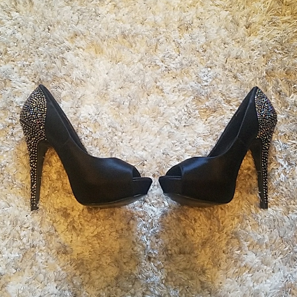 PLAYY-R Steve Madden pumps