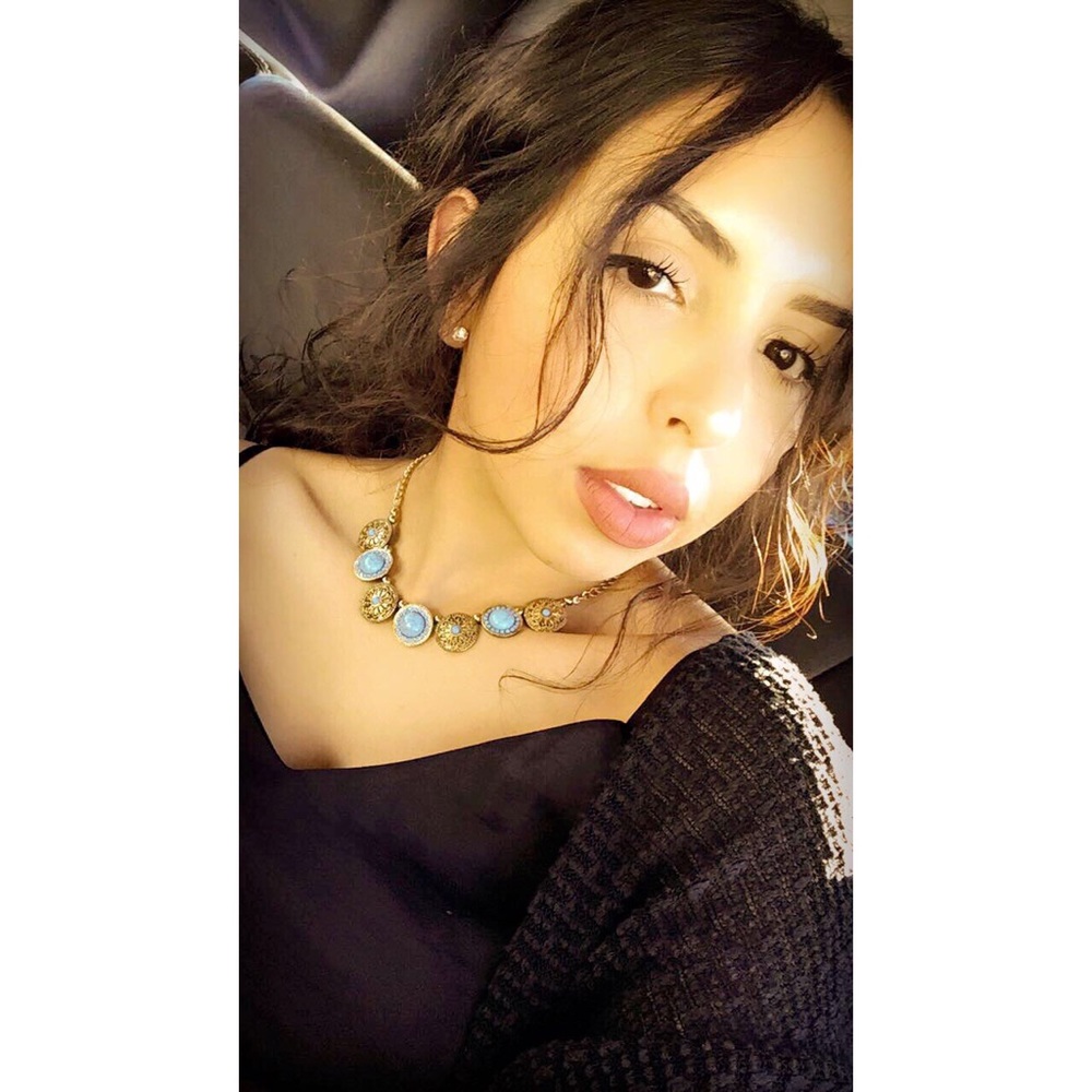 Meet your Posher, April