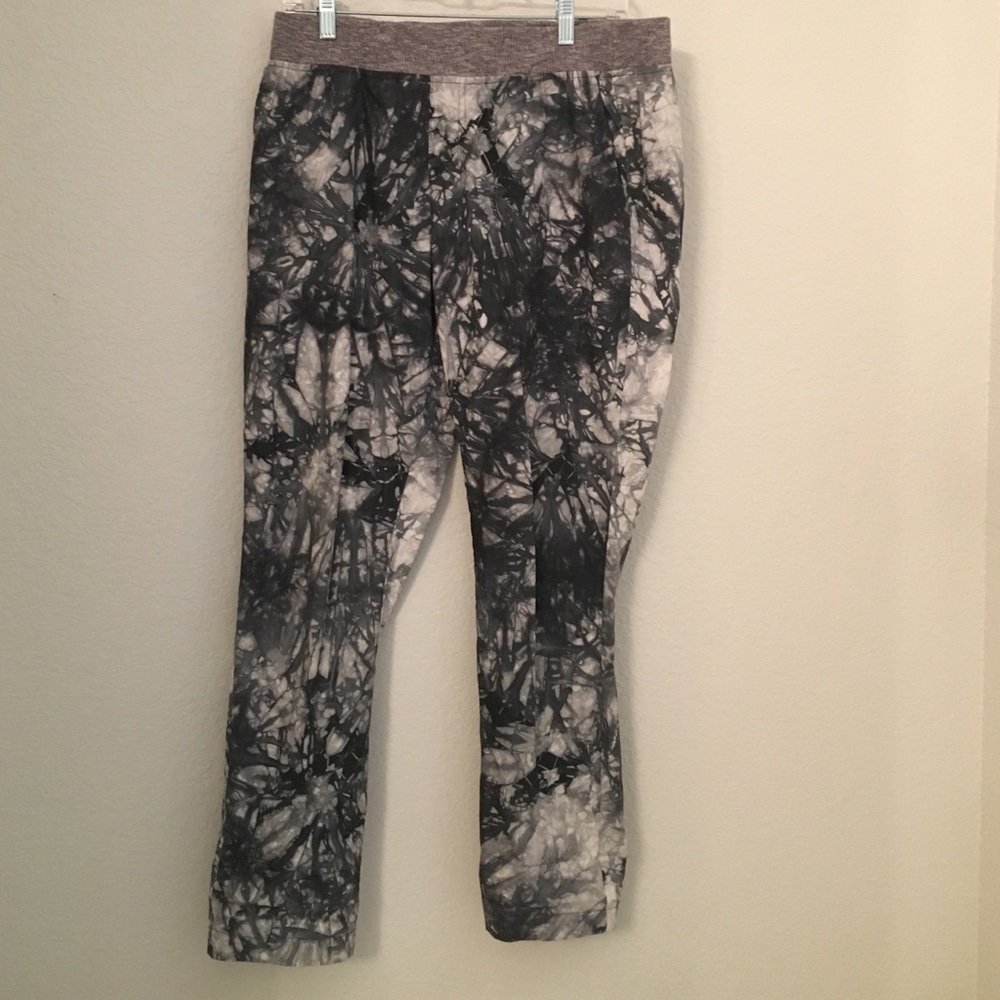 Cabi grey and white tie dye pants Sz Med