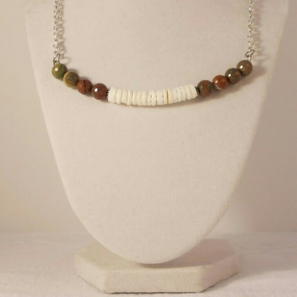 The Gardenia

Brown, green, and burgundy jade bead