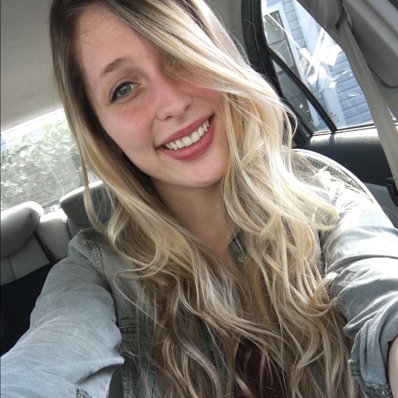 Meet your Posher, Ariel - Picture 4 of 8