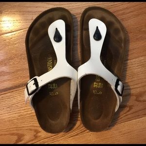 BIRKENSTOCK WHITE GIZEH SANDALS ONLY WORN TWICE !