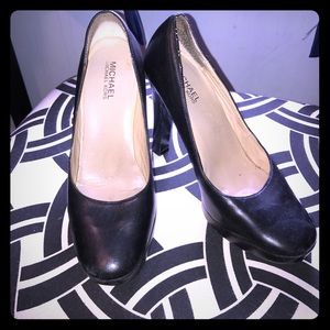 👠Michael- Michael Kors Black Pumps👠