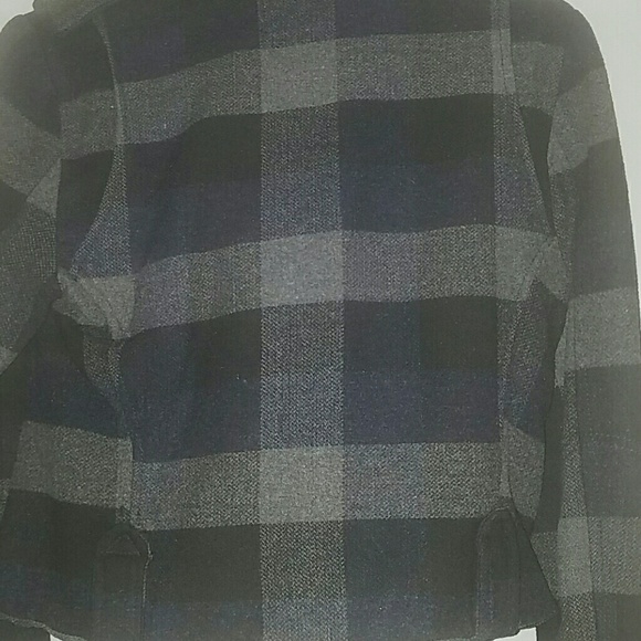 AE Coat - Picture 2 of 3