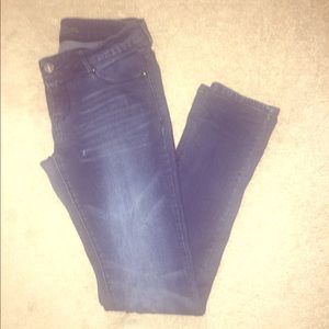 BARELY WORN Dark wash skinny Jeans