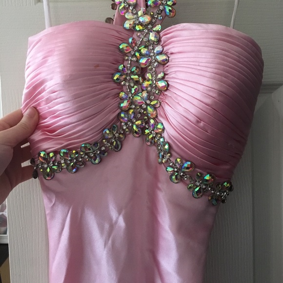 Beautiful Open Back Dress with Butterfly Details - Picture 5 of 7