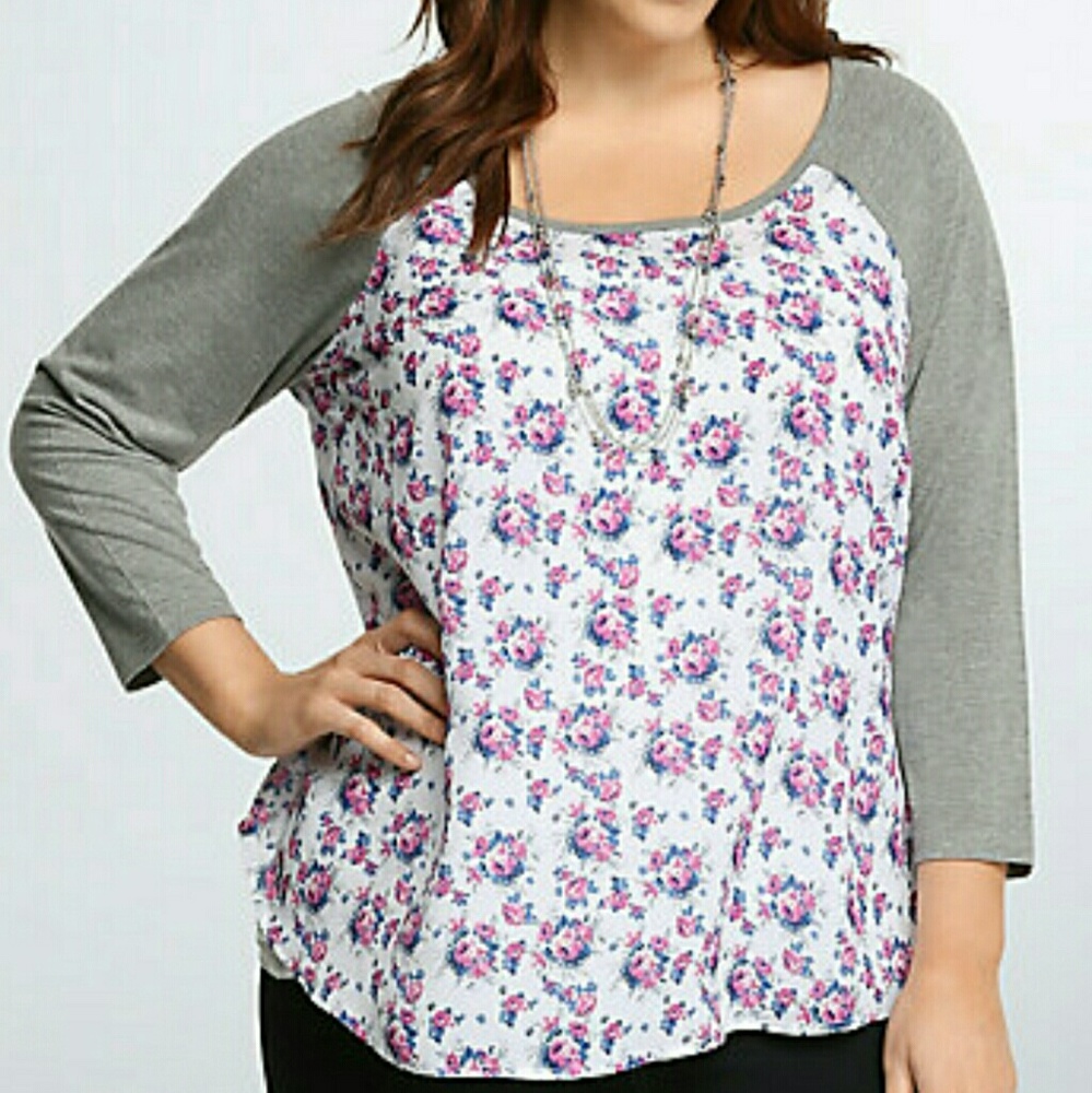 🎉🌟SALE🌟🎉NWT Torrid Size 4 Floral Raglan
