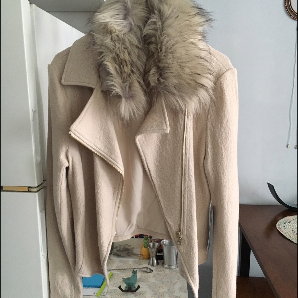 Jacket with faux fur collar
