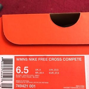 WOMENS NIKE FREE CROSS COMPLETE