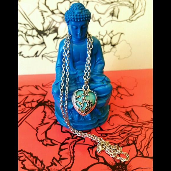 Boutique Jewelry - Heart Pendant Necklace Turquoise Howlite ❤