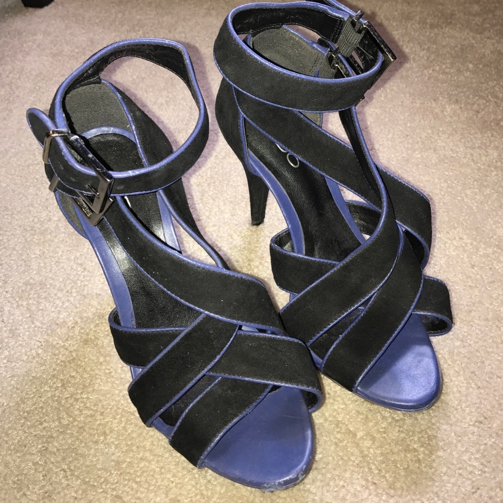 ✨Black and Blue Aldo Strappy Heels✨