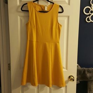 LAST CHANCE SALE-H&M mustard cut-out back sundress