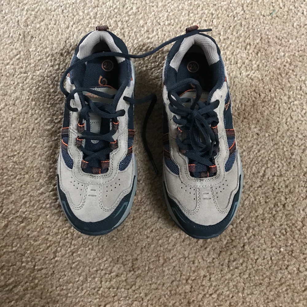 Never worn boys tennis shoes