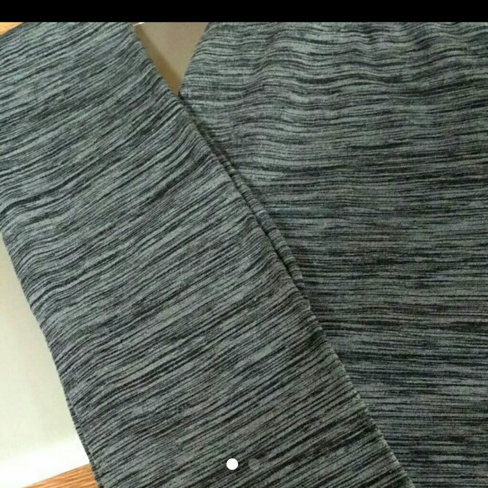 gray leggings