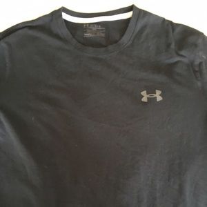 Under-Armour black heat gear T shirt