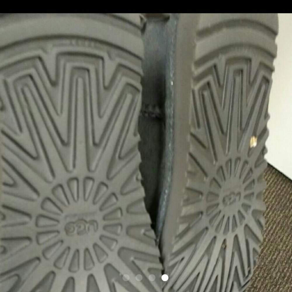 gray uggs - Picture 4 of 4