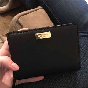 Kate spade zip bi fold cara wallet