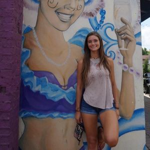 Meet your Posher, Danielle